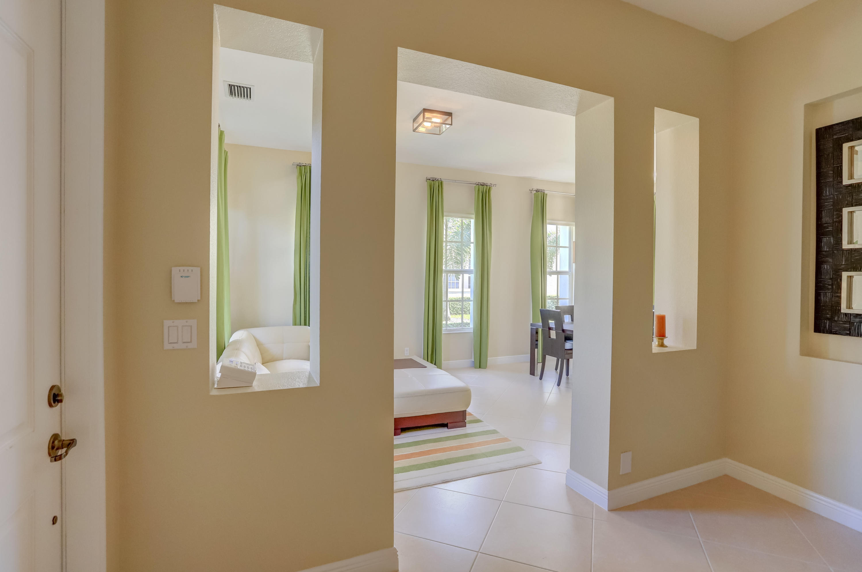 829 Northwest 82nd Place Boca Raton, FL 33487 - Photo 10 of 54 Foyer