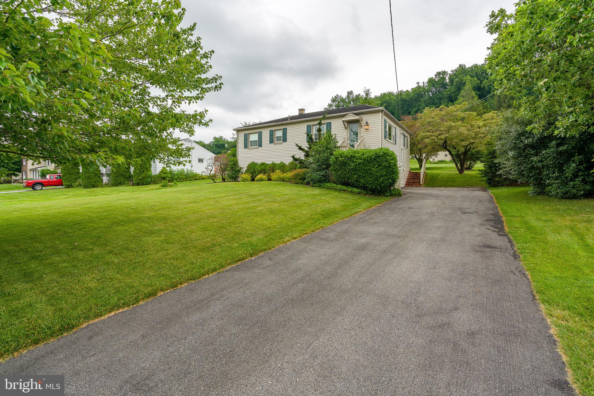 3012 Bowman Road Lancaster, PA 17601 - Photo 2 of 38 Gallery Image 2