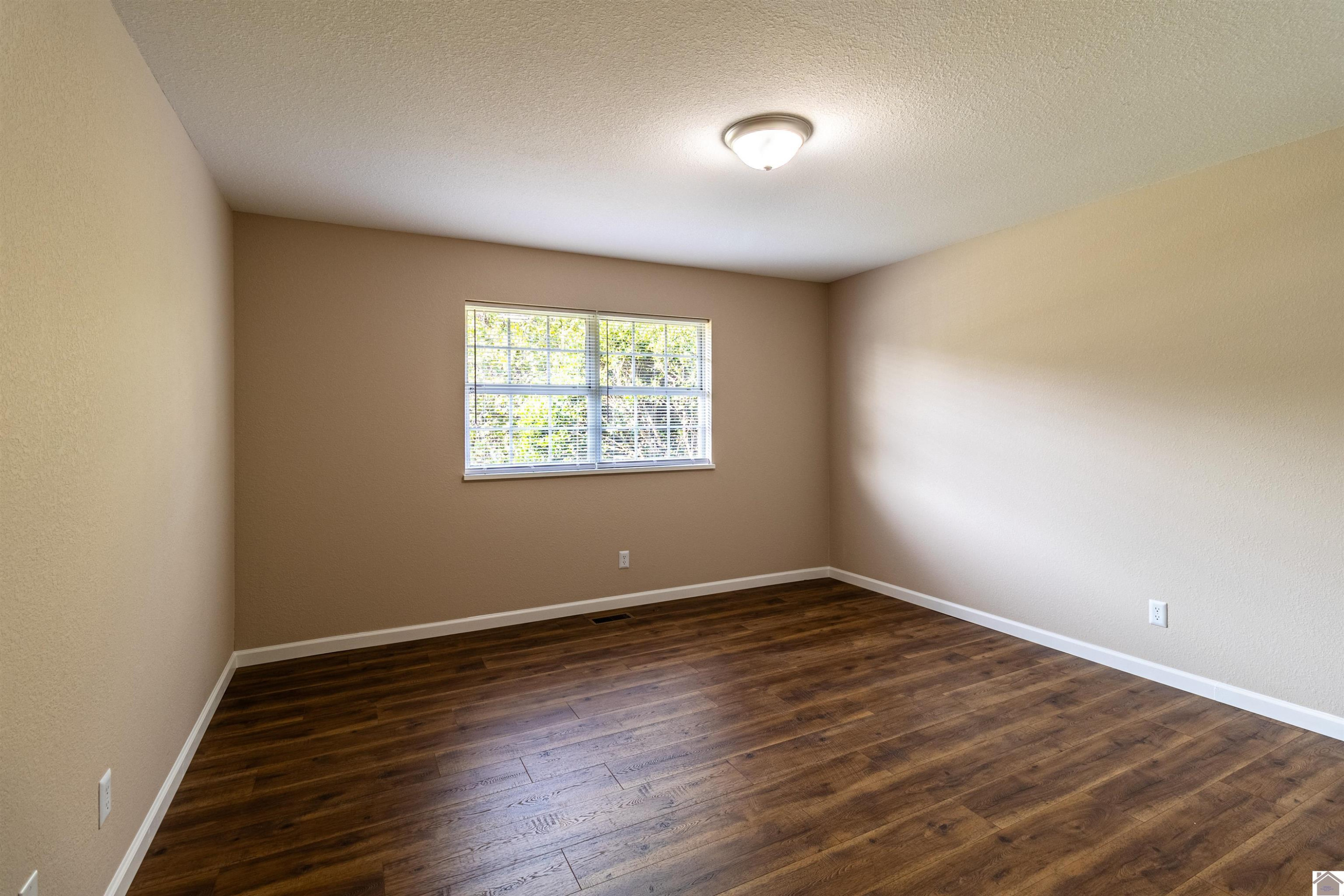 3712 Springdale Circle Paducah, KY 42001 - Photo 11 of 35 Bedroom view 2