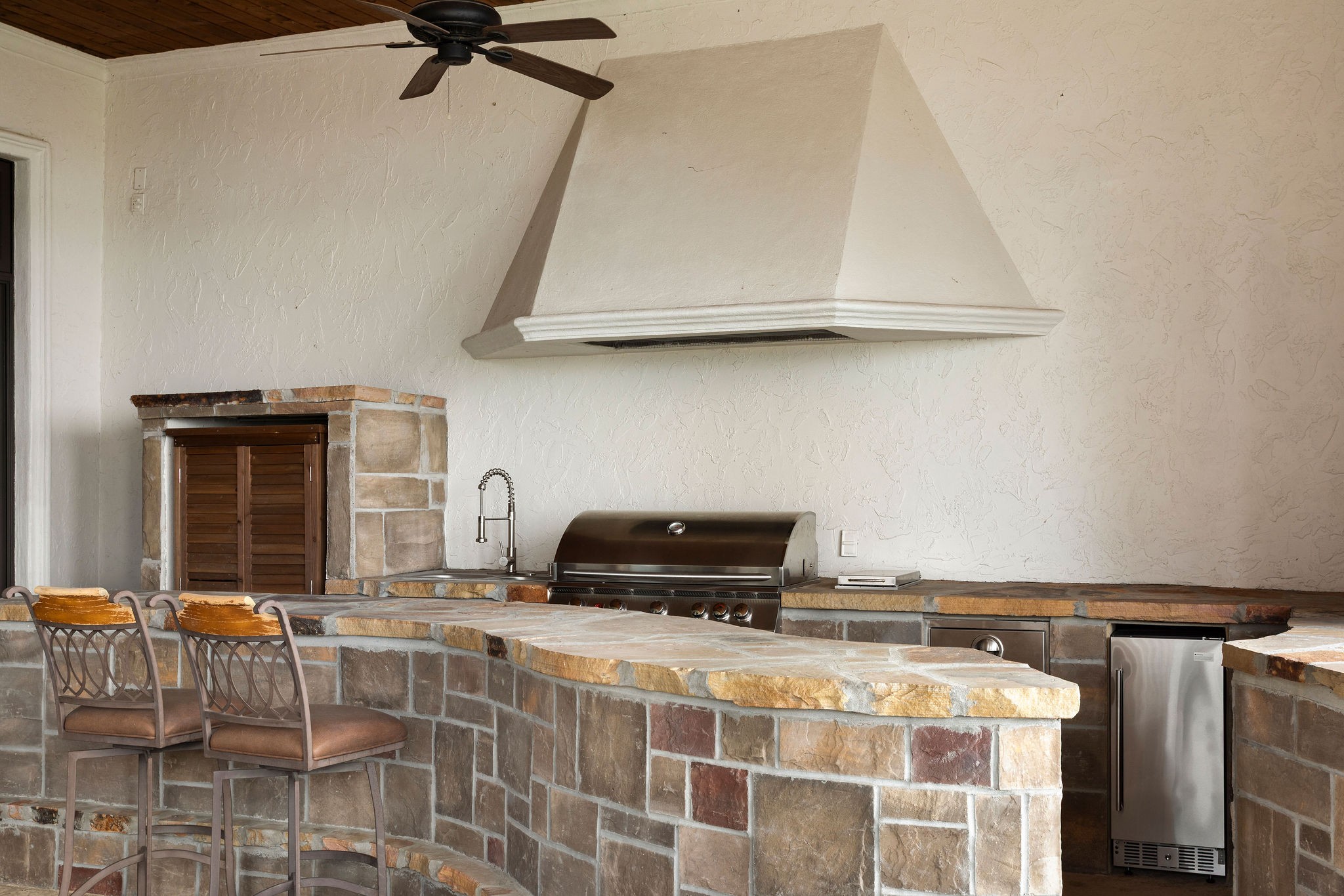 423 Canterbury Rise Franklin, TN 37067 - Photo 79 of 100 a bedroom with a bed and a table in it