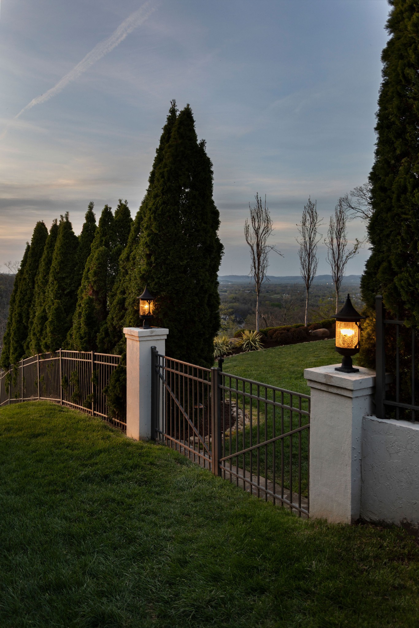 423 Canterbury Rise Franklin, TN 37067 - Photo 90 of 100 a view of a garden and deck