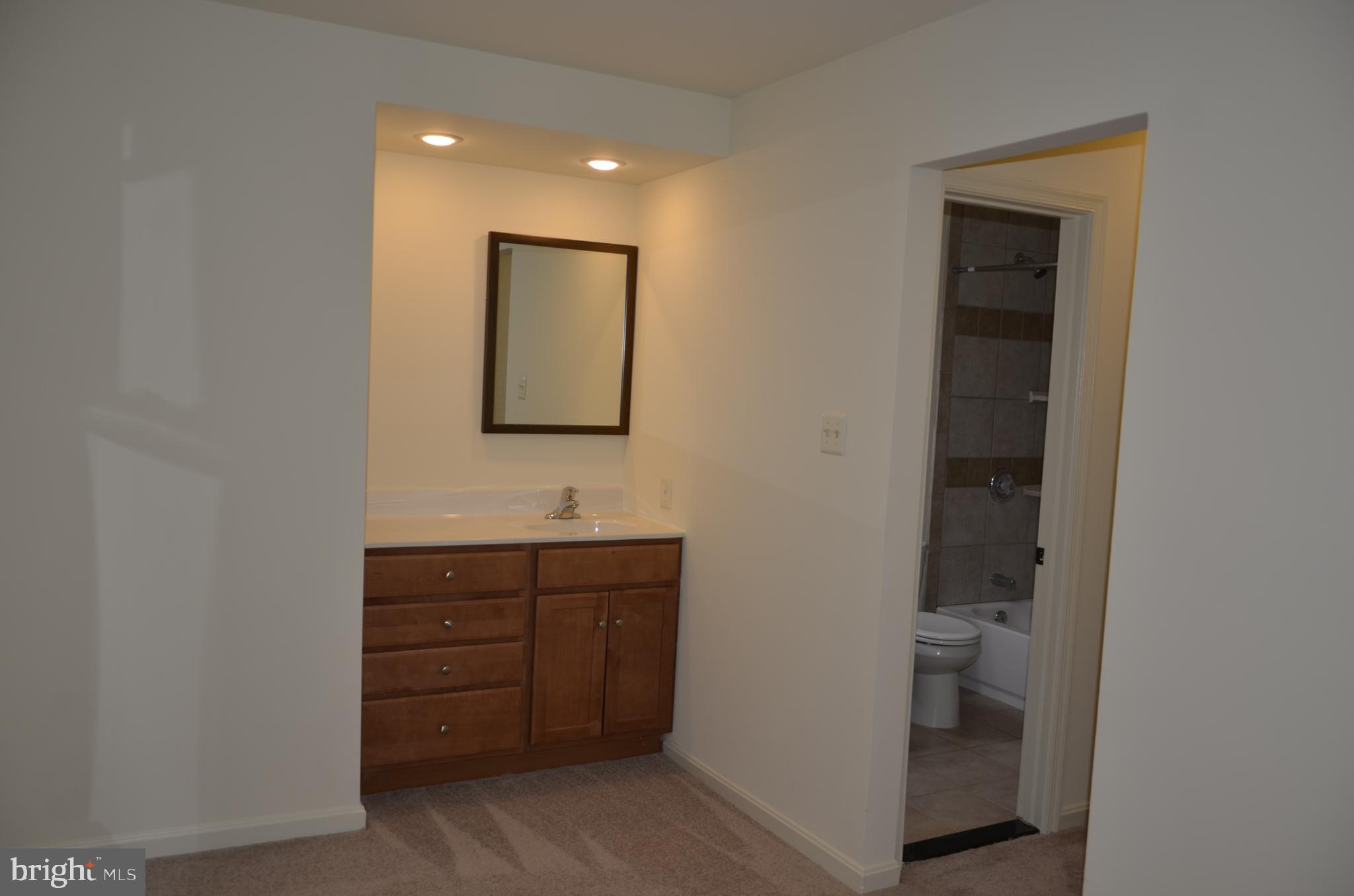 2301 Holly Spring Drive Silver Spring, MD 20905 - Photo 21 of 30 Sitting room primary bedroom
