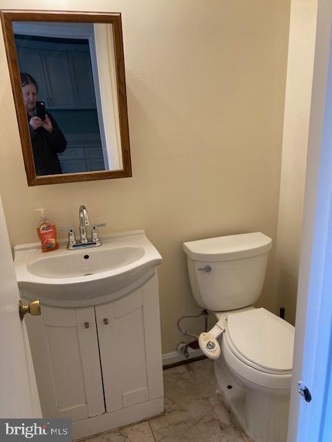 35 Midline Court Gaithersburg, MD 20878 - Photo 7 of 11 Bathroom
