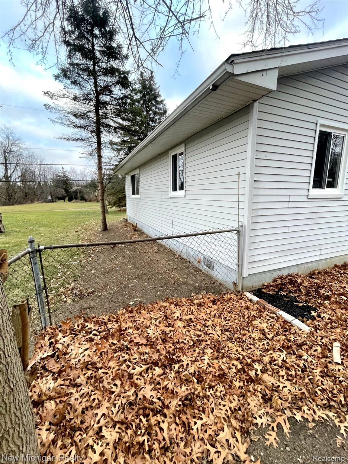 9555 Colgate Clarkston, MI 48348 - Photo 37 of 44 Gallery Image 37