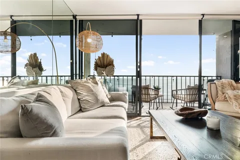 $5,825 | 1750 East Ocean Boulevard, Unit 209, Long Beach, CA 90802