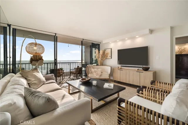 $6,000 | 1750 East Ocean Boulevard, Unit 209, Long Beach, CA 90802