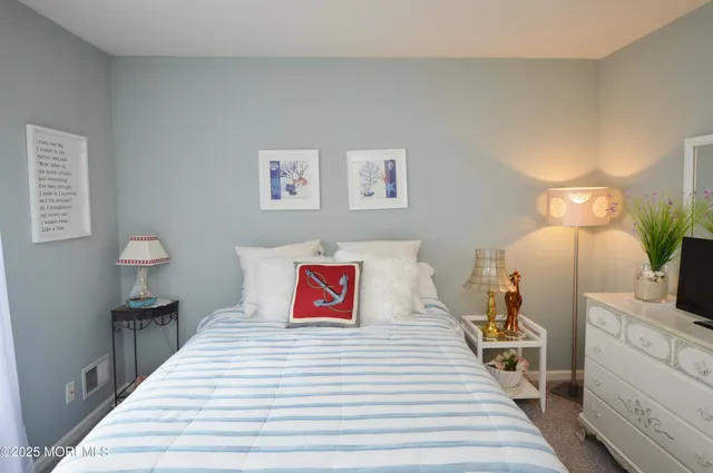 $380,000 | 2386 Torrington Drive, Toms River, NJ 08755