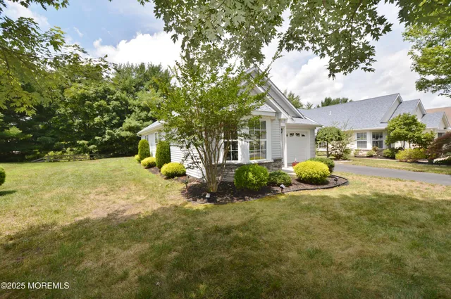 $380,000 | 2386 Torrington Drive, Toms River, NJ 08755