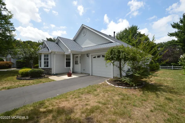 $380,000 | 2386 Torrington Drive, Toms River, NJ 08755