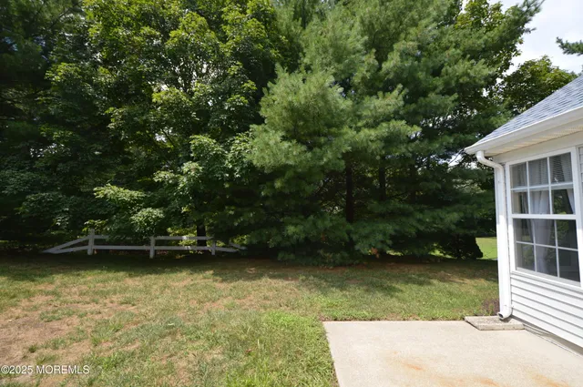 $380,000 | 2386 Torrington Drive, Toms River, NJ 08755