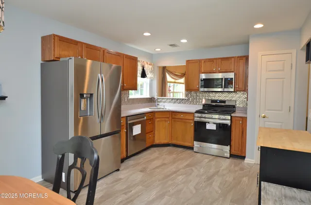 $380,000 | 2386 Torrington Drive, Toms River, NJ 08755