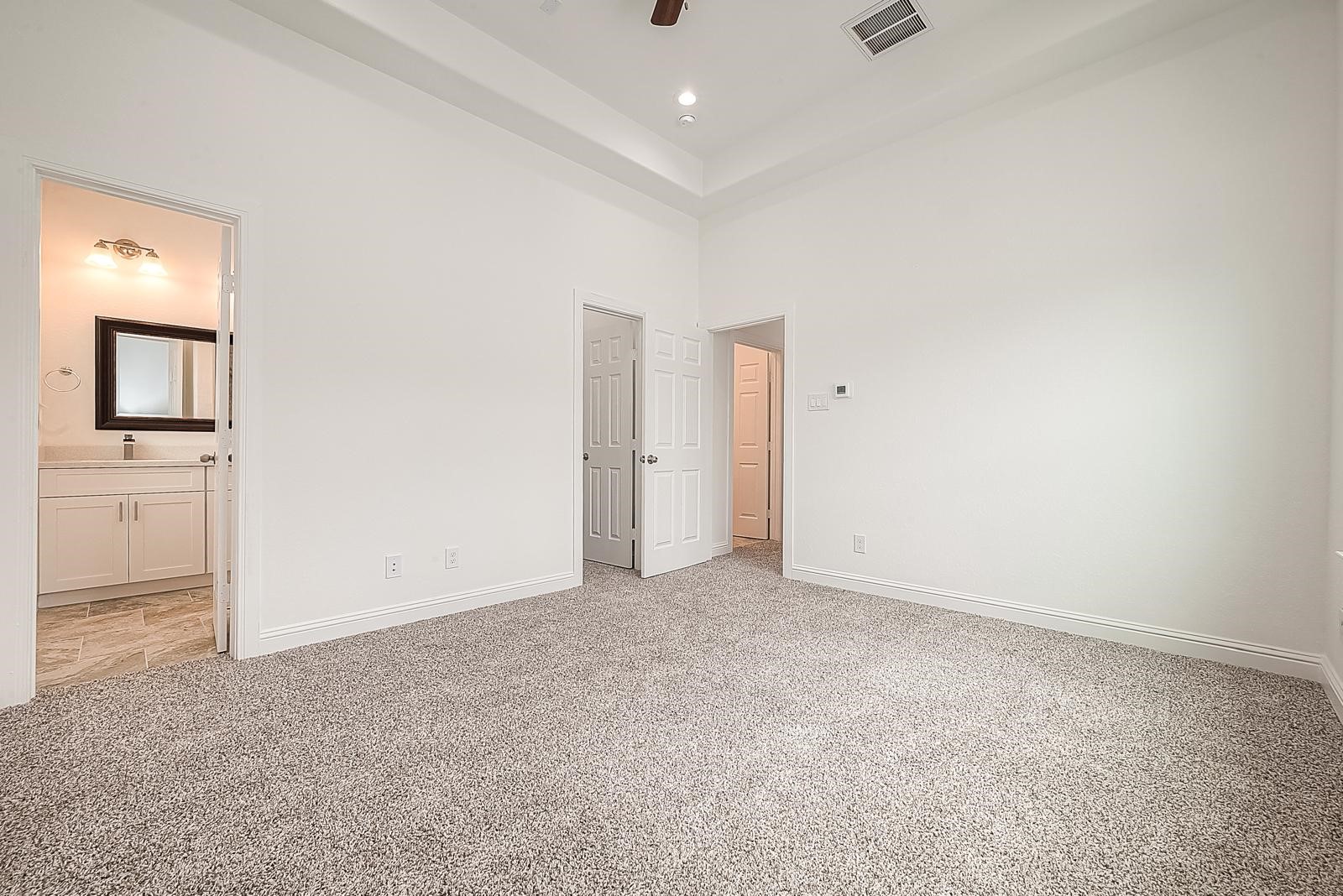 4319 Rosemont Street Houston, TX 77051 - Photo 17 of 17 PRIMARY BEDROOM