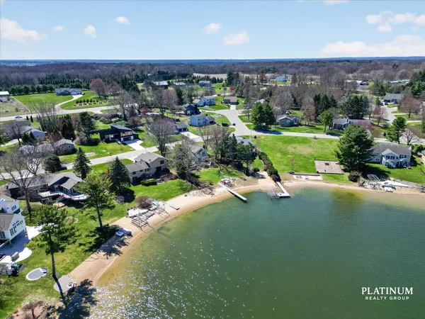$750,000 | 6879 Vista De Oro Drive Northeast, Rockford, MI 49341