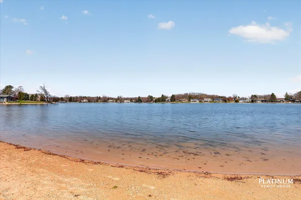 $750,000 | 6879 Vista De Oro Drive Northeast, Rockford, MI 49341