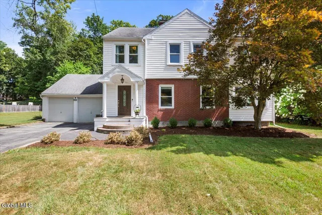 $385,000 | 4 Oxford Road, Brunswick, NY 12180