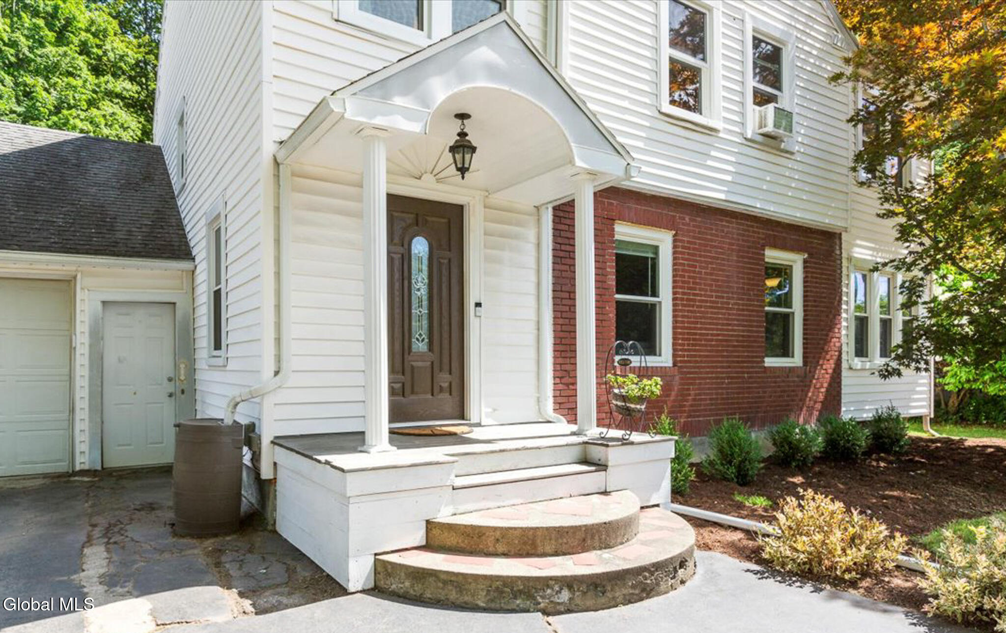 4 Oxford Road Brunswick, NY 12180 - Photo 2 of 52 19-MW2_0633-2