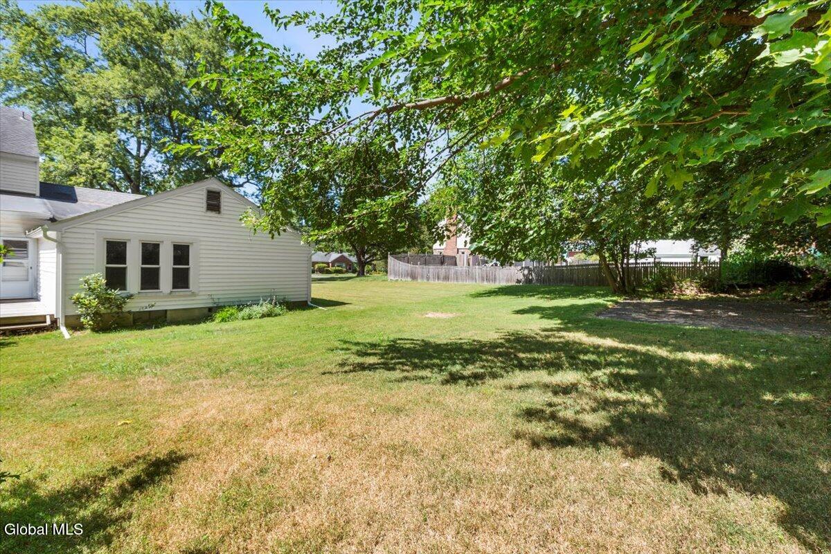 4 Oxford Road Brunswick, NY 12180 - Photo 40 of 52 35-MW2_0689