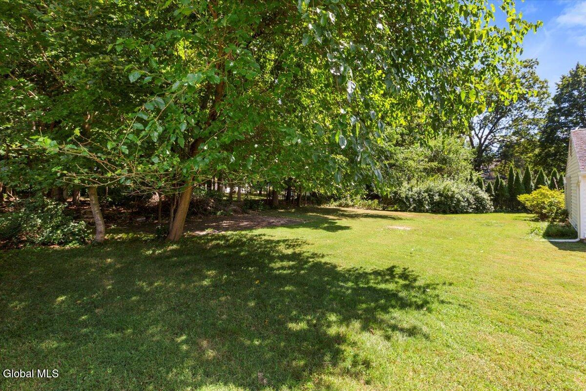 4 Oxford Road Brunswick, NY 12180 - Photo 42 of 52 37-MW2_0696