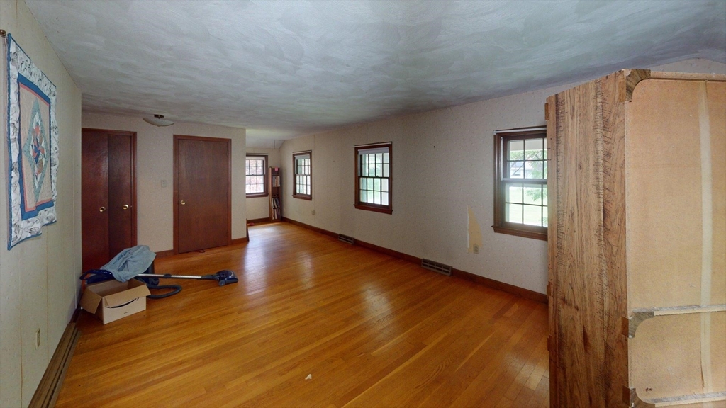 8 Pennock Road Chelmsford, MA 01824 - Photo 9 of 16