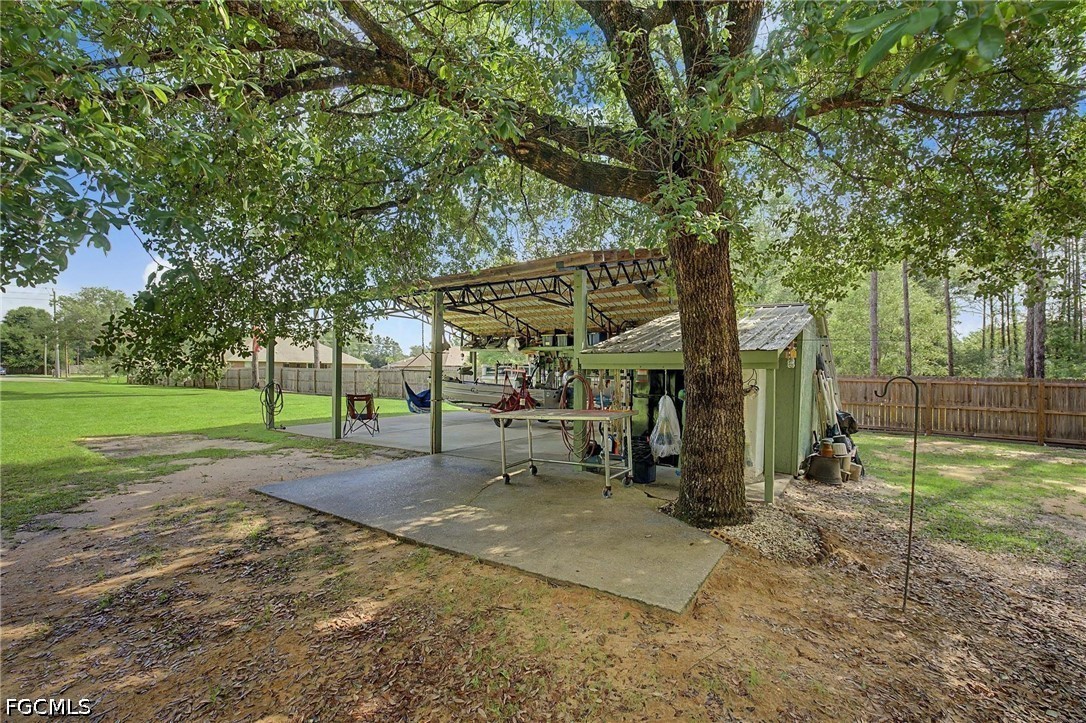 9915 Nichols Lake Road Milton, FL 32583 - Photo 7 of 39