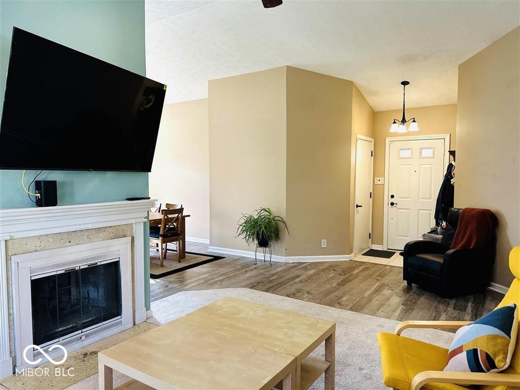 7673 Lippincott Way Indianapolis, IN 46268 - Photo 5 of 20