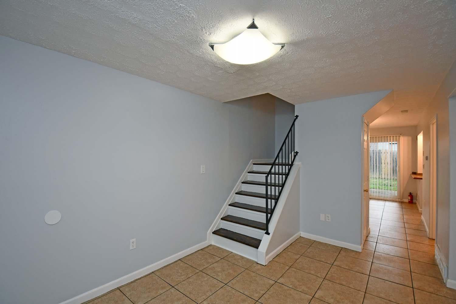 7752 Montgomery Road, Unit 74 Cincinnati, OH 45236 - Photo 3 of 28