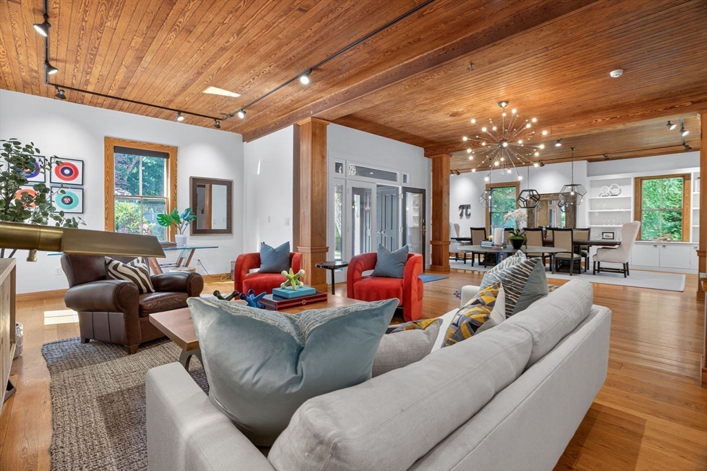 47 Longfellow Road Wellesley, MA 02481 - Photo 7 of 42