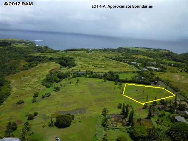 0 North Holokai Road, Unit 4A Haiku, HI 96708 - Photo 1 of 19 a view of a tennis court