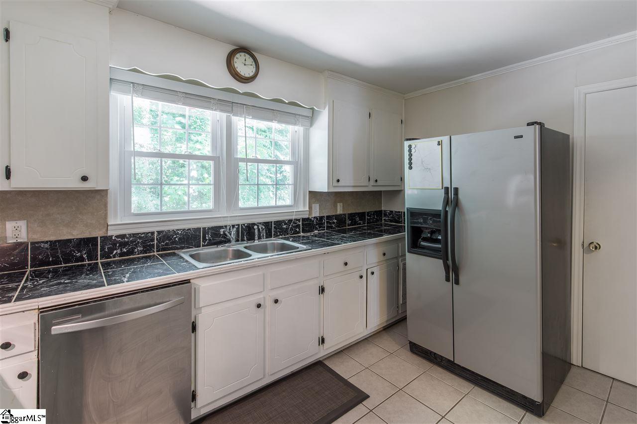 110 Scarlett Street Greenville, SC 29607 - Photo 6 of 16