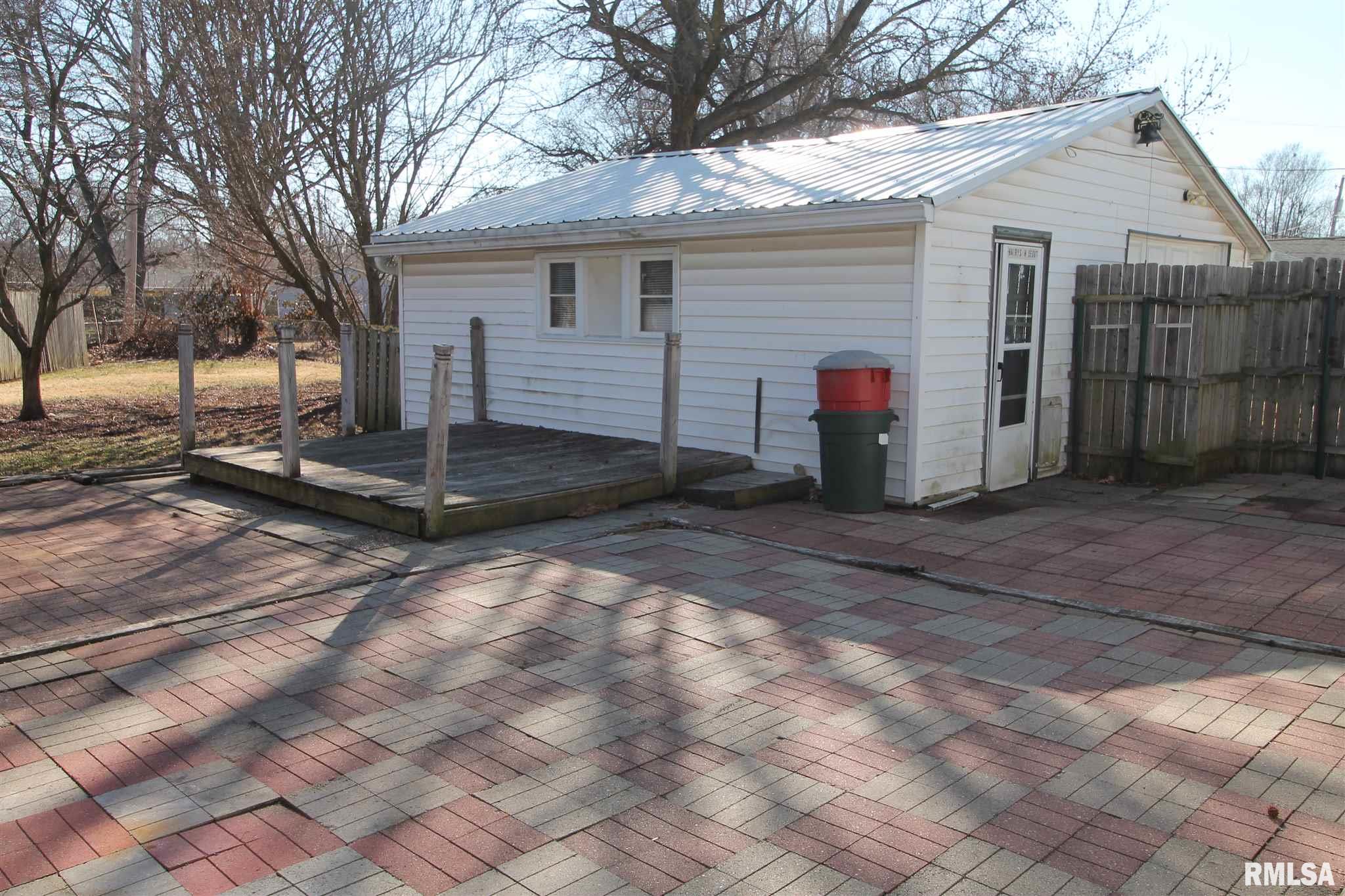 2324 Huntington Road Springfield, IL 62703 - Photo 8 of 43