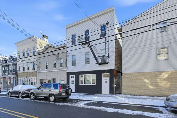 $4,200 | 1158 Summit Avenue, Jersey City, NJ 07307
