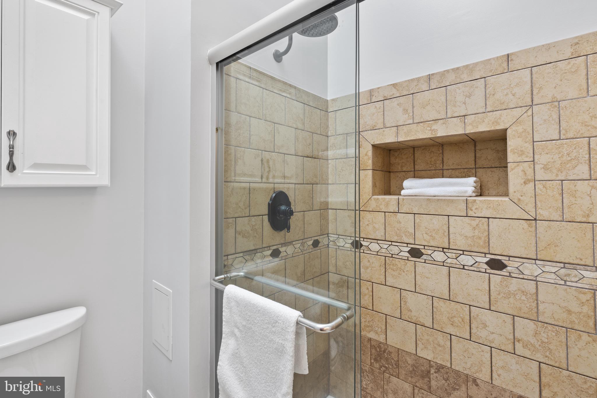 14644 Cambridge Circle Laurel, MD 20707 - Photo 21 of 32 Primary bethroom