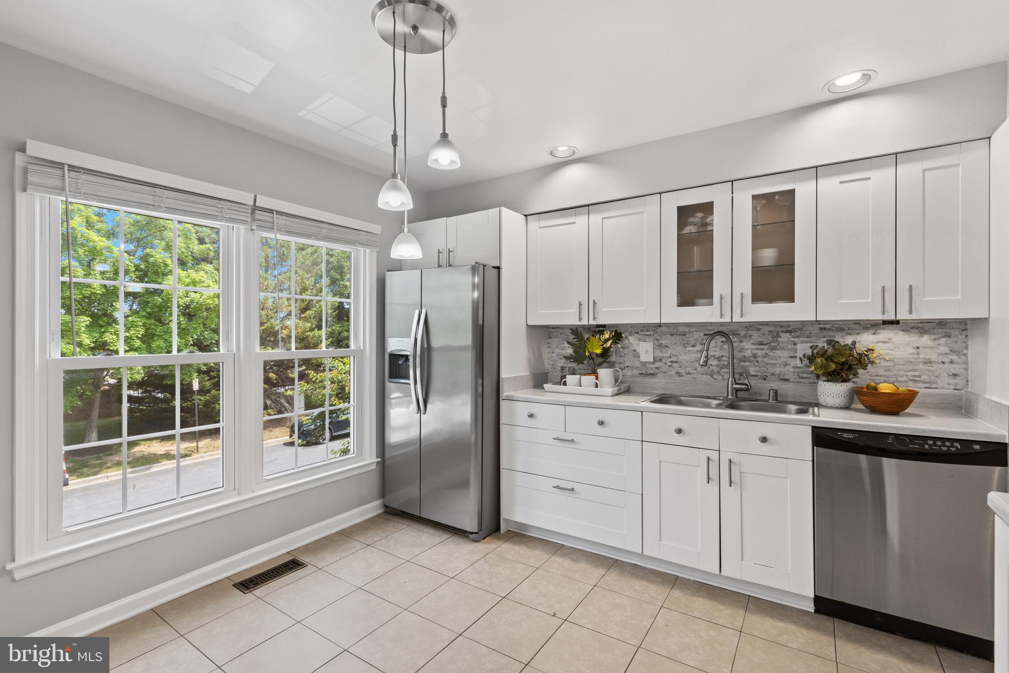 14644 Cambridge Circle Laurel, MD 20707 - Photo 4 of 32 Kitchen