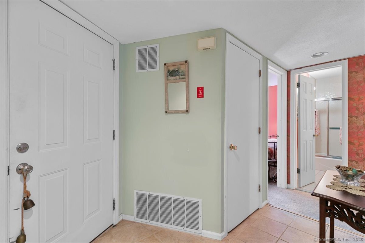 2 Mansfield Grove Road, Unit 262 East Haven, CT 06512 - Photo 11 of 47 A tile entrance makes it easy to come in from the beach and clean up before entering the living area.