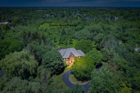 $2,695,000 | 2146 West Columbia Court, Mequon, WI 53092