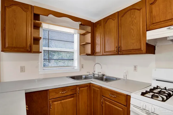 $1,400 | 3206 North Miller Street, Pensacola, FL 32503