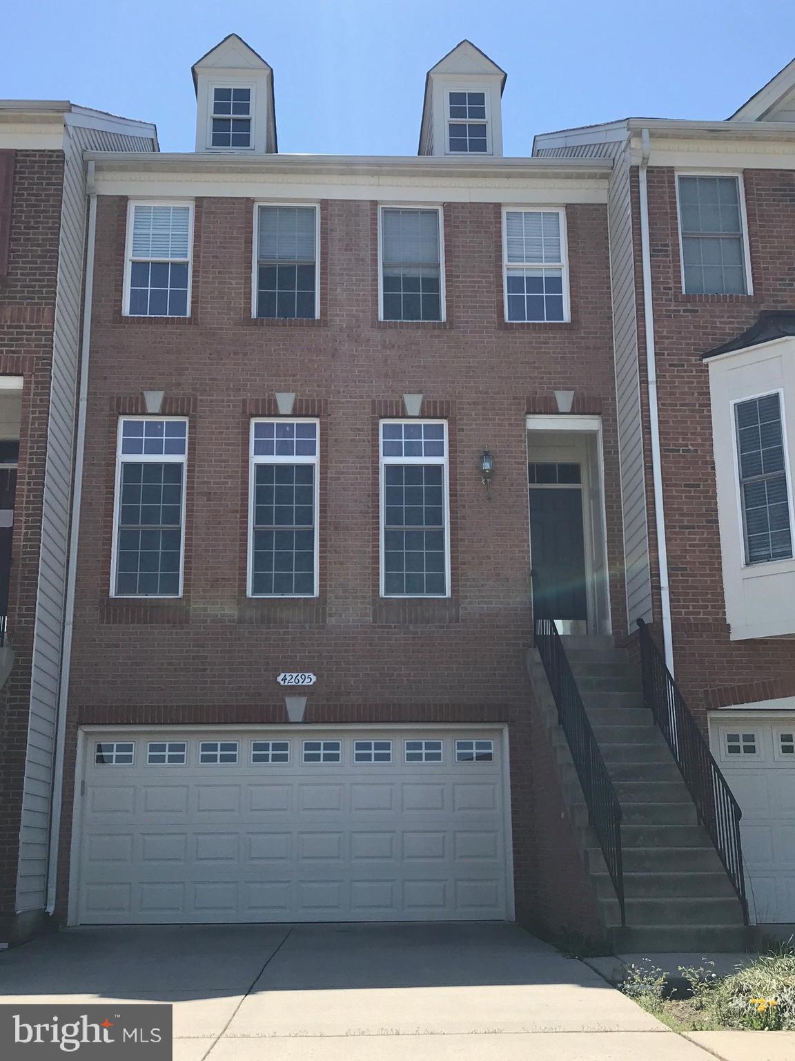 42695 Newcomer Terrace Chantilly, VA 20152 - Photo 1 of 26