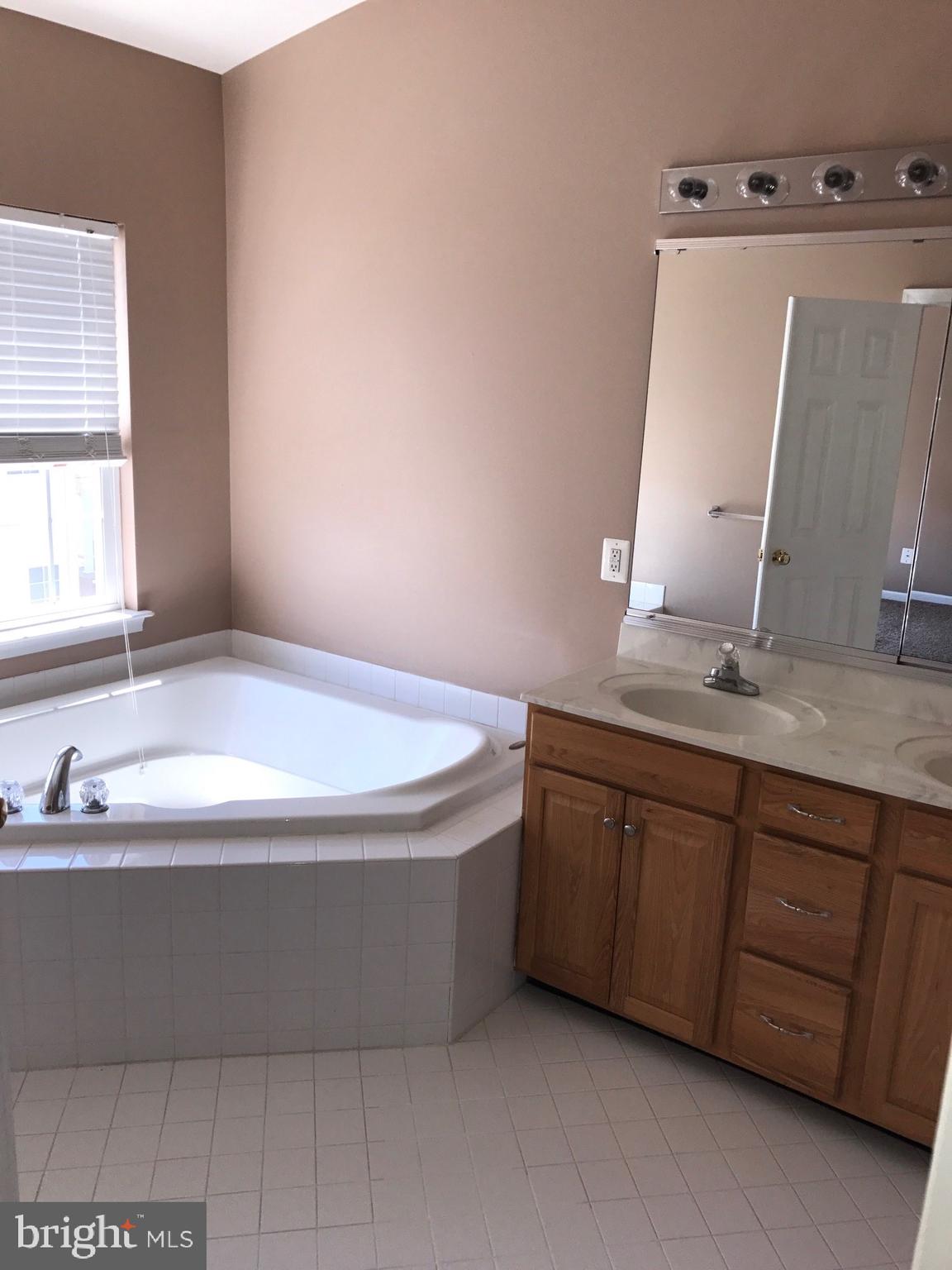 42695 Newcomer Terrace Chantilly, VA 20152 - Photo 13 of 26