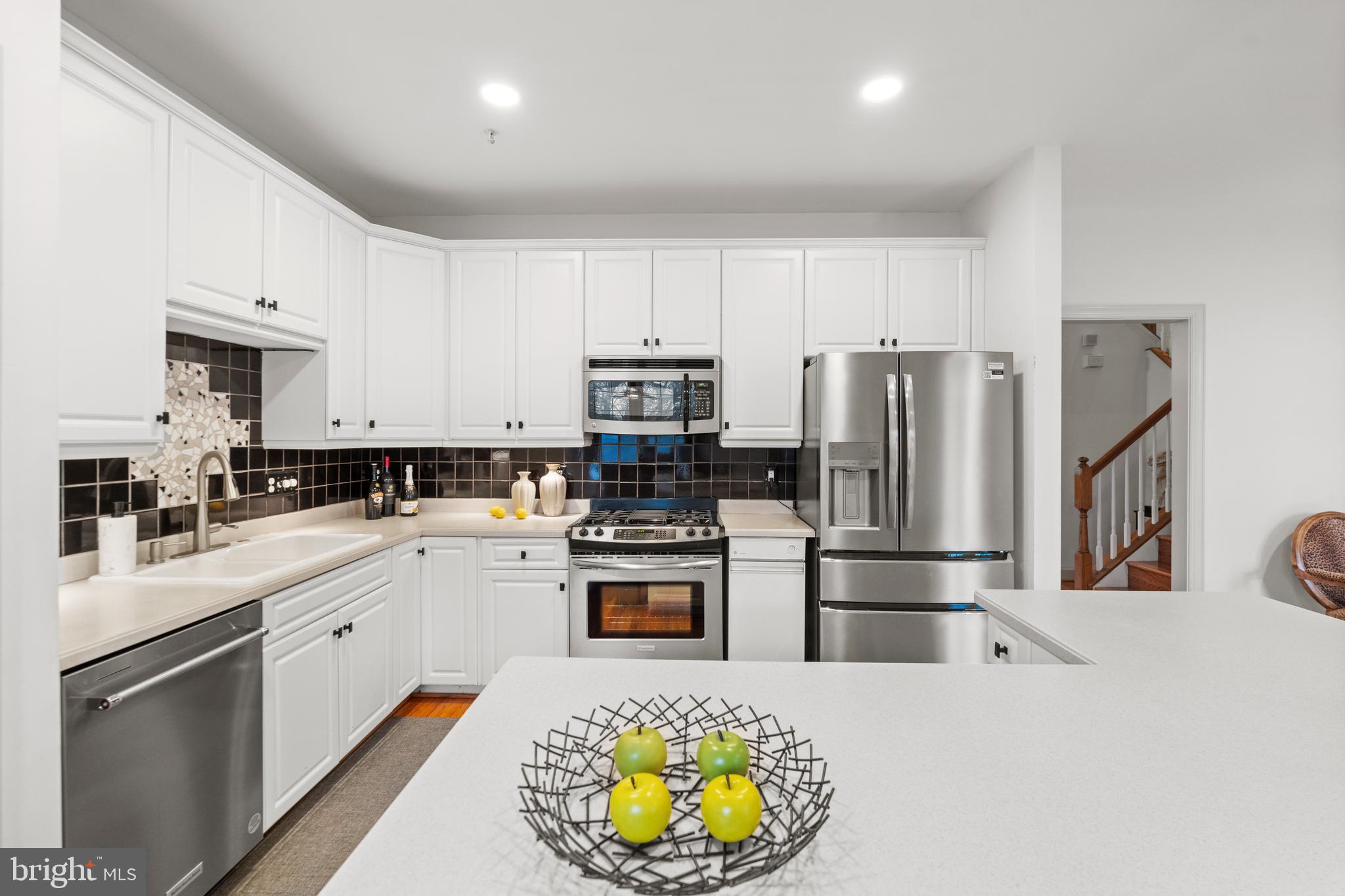 8536 Bells Ridge Terrace Potomac, MD 20854 - Photo 13 of 38