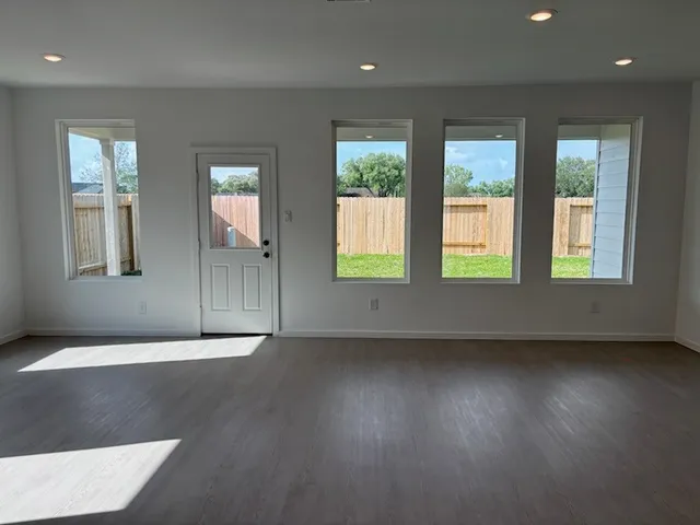 $249,990 | 516 Robin Court, Angleton, TX 77515