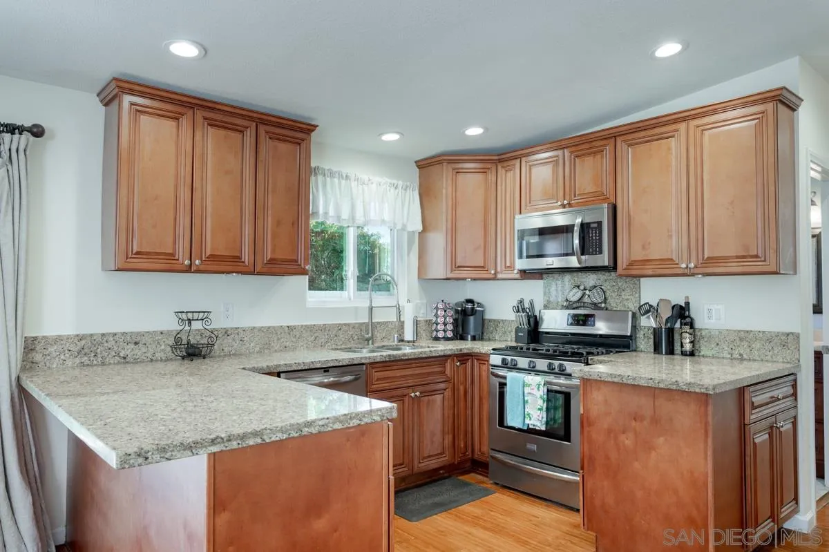 9216 Northcote Road Santee, CA 92071 - Photo 11 of 27 Gallery Image 11