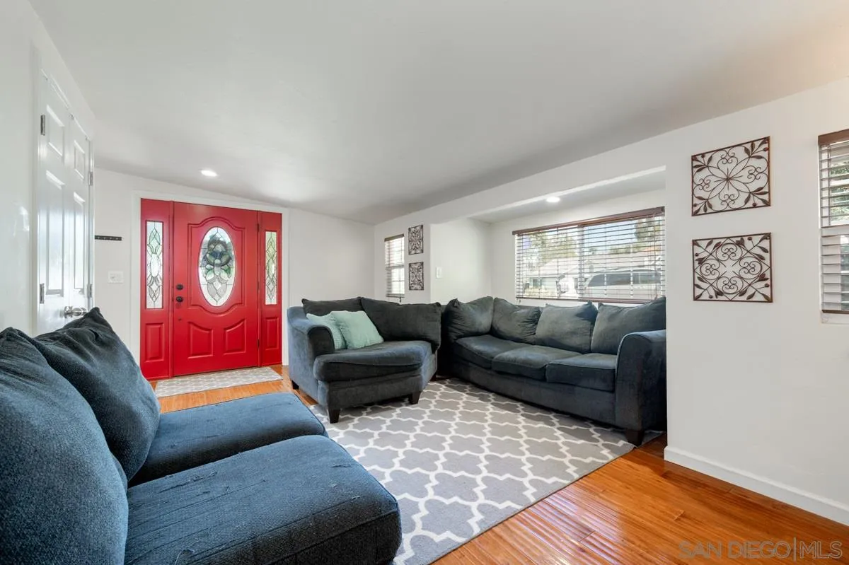 9216 Northcote Road Santee, CA 92071 - Photo 2 of 27 Gallery Image 2