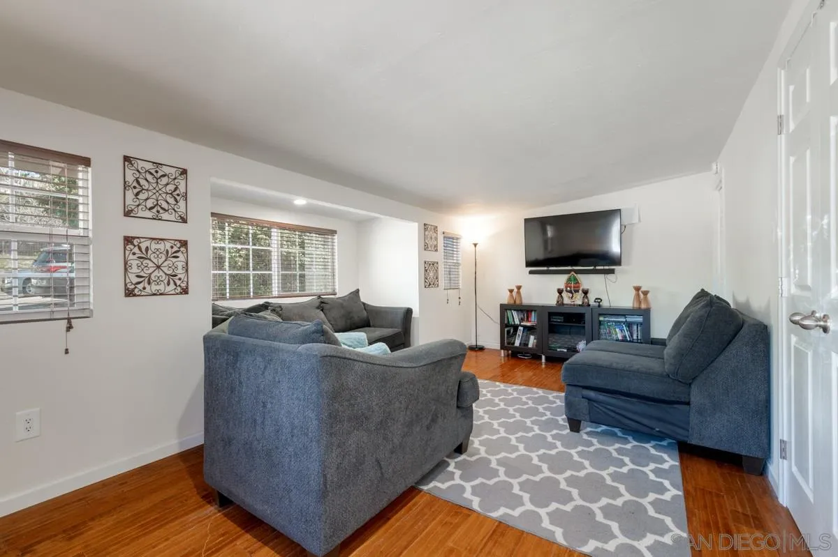 9216 Northcote Road Santee, CA 92071 - Photo 4 of 27 Gallery Image 4