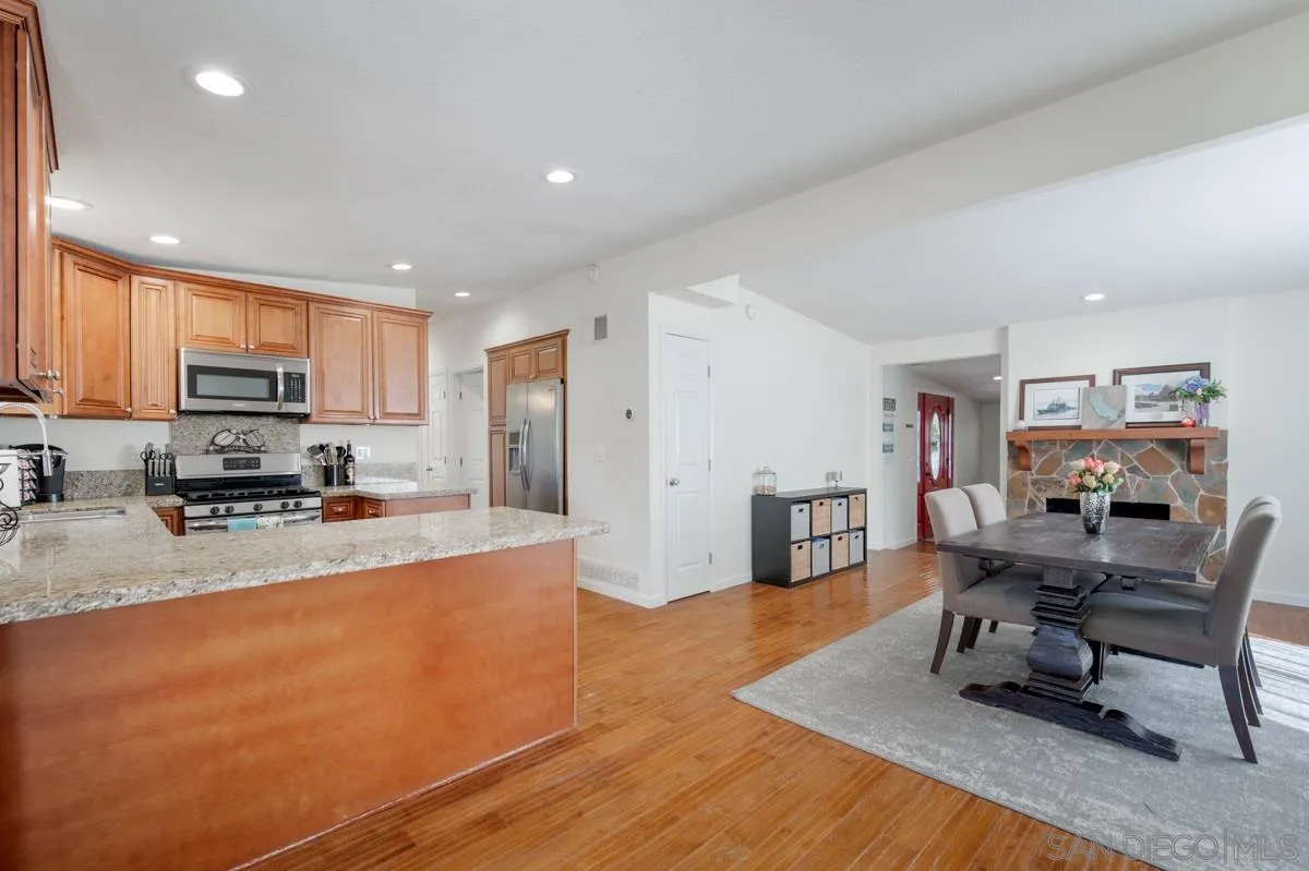 9216 Northcote Road Santee, CA 92071 - Photo 9 of 27 Gallery Image 9
