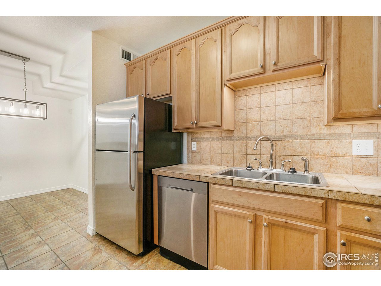 2133 Krisron Road, Unit E103 Fort Collins, CO 80525 - Photo 9 of 26 Gallery Image 9