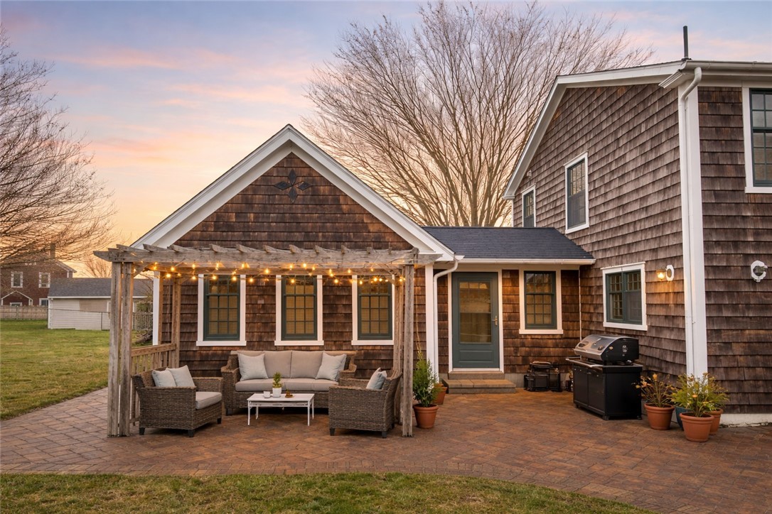 2678 East Main Road Portsmouth, RI 02871 - Photo 1 of 21