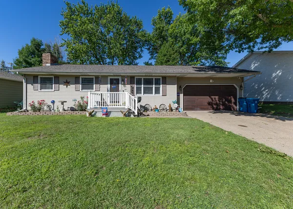 $229,900 | 911 6th Avenue, Camanche, IA 52730