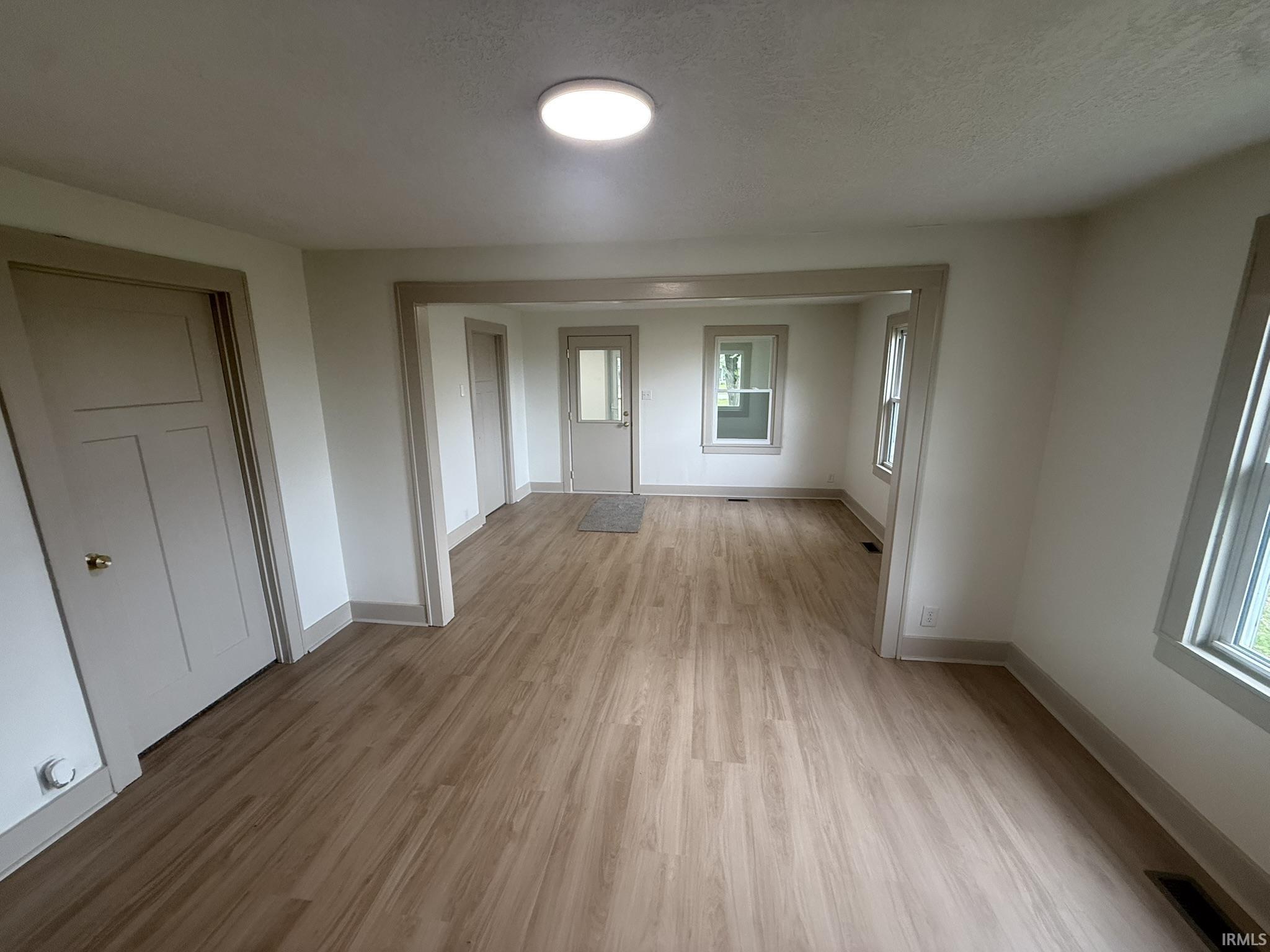 4107 North Fahlsing Road Woodburn, IN 46797 - Photo 3 of 24