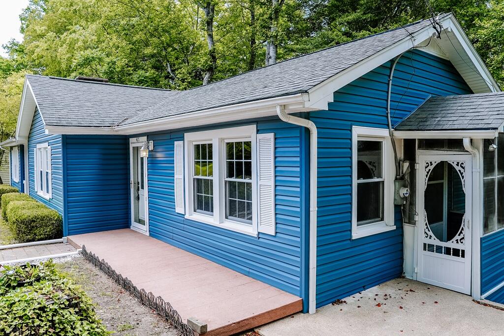 407 Ridgewood Road Bassett, VA 24055 - Photo 3 of 51 DSC02190