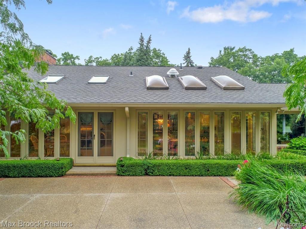 645 Lone Pine Road Bloomfield Hills, MI 48304 - Photo 31 of 34